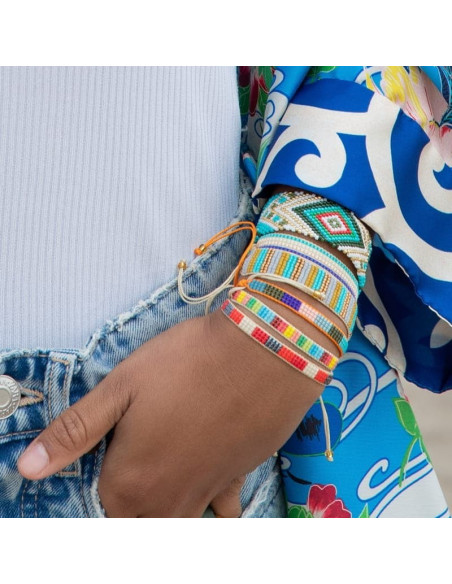 Pulsera de cuentas de cristal japonés marrón al estilo miyuki.