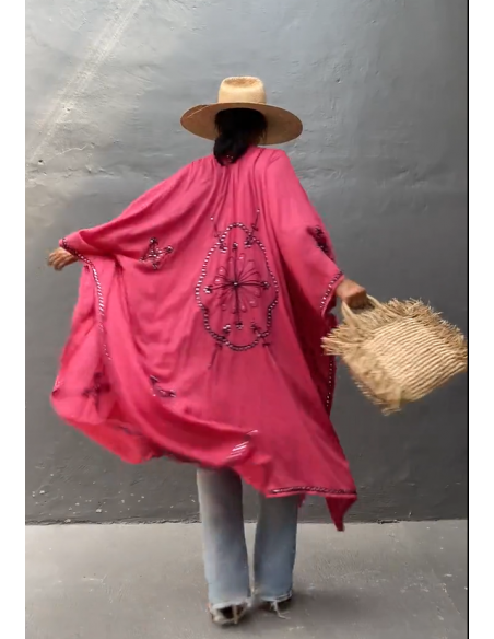 Kimono bordado color fresa