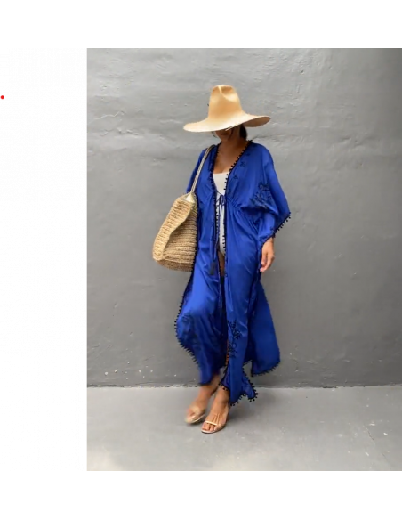 Kimono bordado en negro