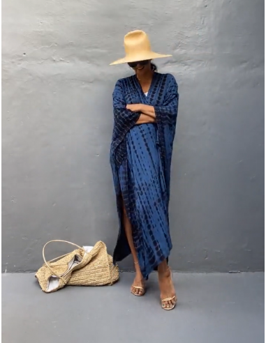 Kimono azul con estampado Tie Dye.