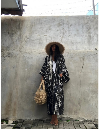 Kimono Tie-Die negro.