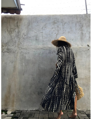 Kimono Tie-Die negro.