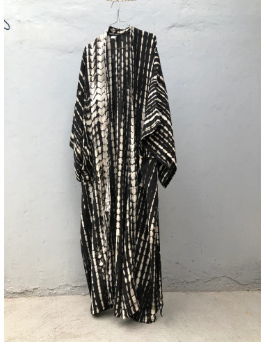 Kimono Tie-Die negro.