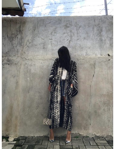 Kimono Tie-Die negro.