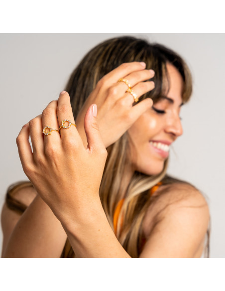 Anillo círculo con circonitas geométricas