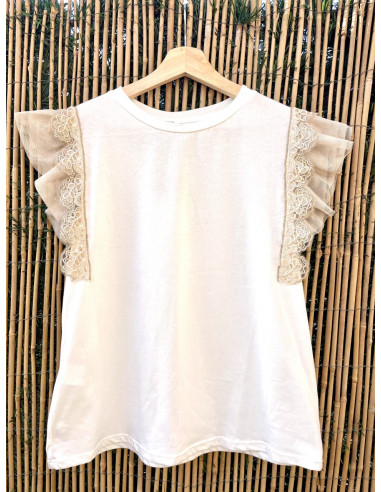 Camiseta con detalle beig.