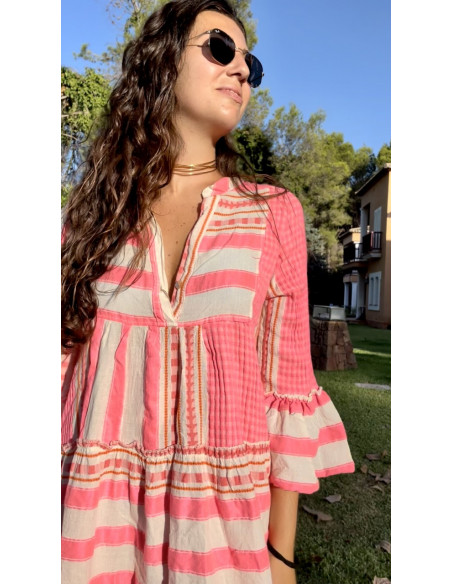 Vestido corto étnico  rosa fluor.